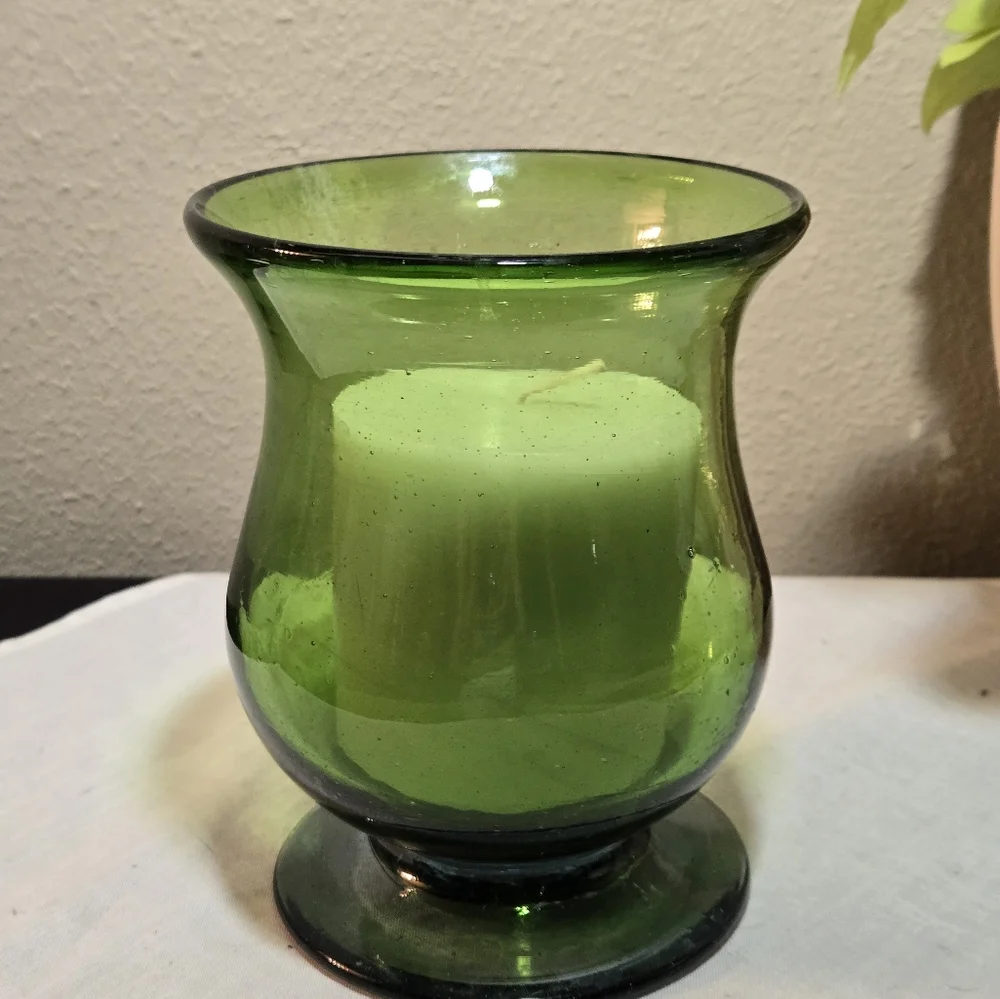Elegant Green Vintage Crate And Barrel Blown Glass Vase/Hurricane.